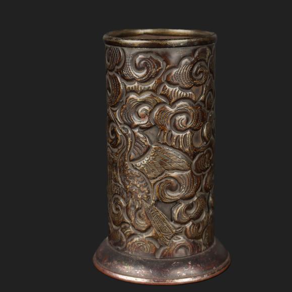 朱雀美術(shù)拍賣銅製雲(yún)紋筆筒