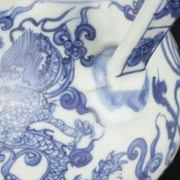 朱雀美術(shù)拍賣明 萬厲 龍鳳紋花瓶