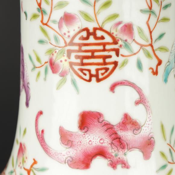 朱雀美術(shù)拍賣大清光緒年製 官窯粉彩福壽雙全紋茡薺瓶