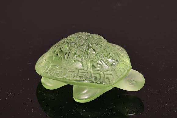 Karl s Collections IncLalique France Crystal Sidonie Turtle Green Figurine