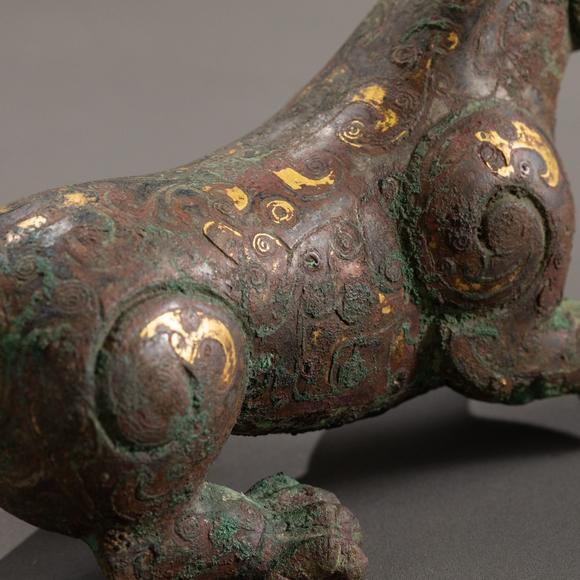 大阪美術(shù)商會(huì)戰(zhàn)國(guó) 銅錯(cuò)金銀虎
