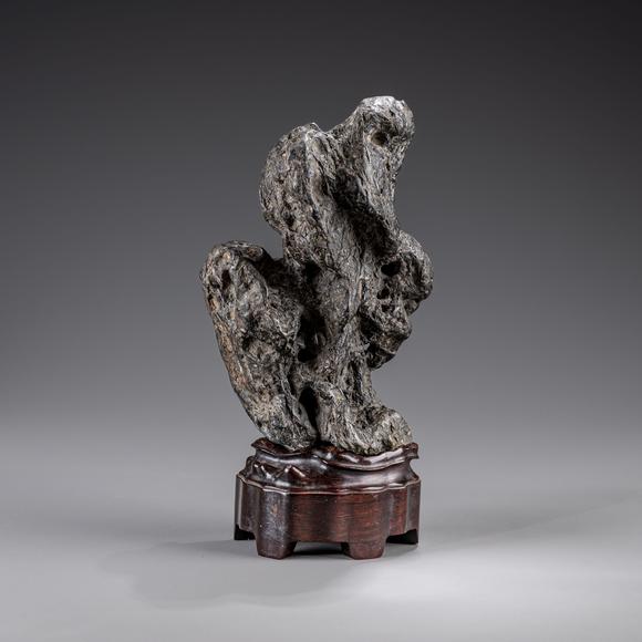 大阪美術(shù)商會清 “行雲(yún)”款太湖賞石