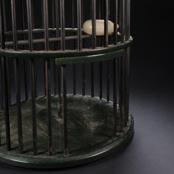 HUNG YUN ZHAI AUCTION HOUSE INCHetian Spinach Green Jade Inscribed Dragon-Form Bird Cage