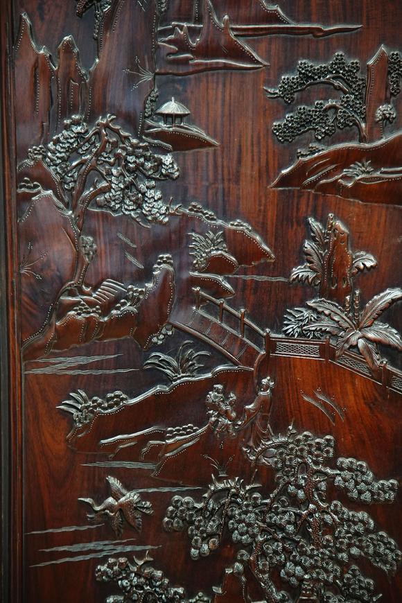 HUNG YUN ZHAI AUCTION HOUSE INCHuali Wood Landscape Top Cabinet
