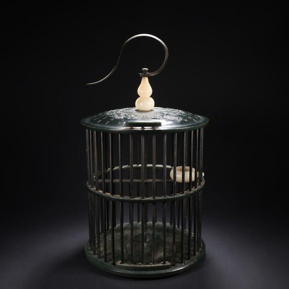 HUNG YUN ZHAI AUCTION HOUSE INCHetian Spinach Green Jade Inscribed Dragon-Form Bird Cage