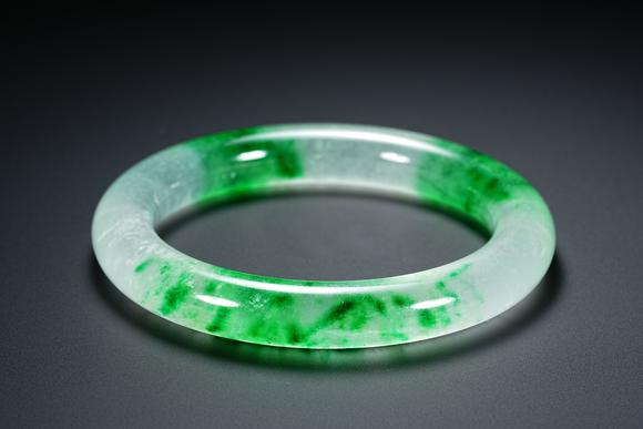HUNG YUN ZHAI AUCTION HOUSE INCJadeite and Gemstone Bangles
