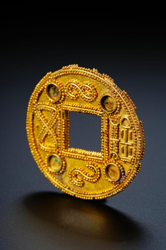 HUNG YUN ZHAI AUCTION HOUSE INCSolid Gold Wu Zhu Coin