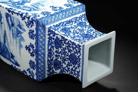 HUNG YUN ZHAI AUCTION HOUSE INCQianlong Period Underglaze Blue Square Zun Vessel with Landscape