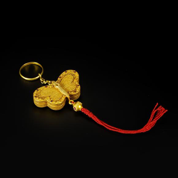 HUNG YUN ZHAI AUCTION HOUSE INCSolid Gold Filigree Inlaid Butterfly-Shaped Sachet