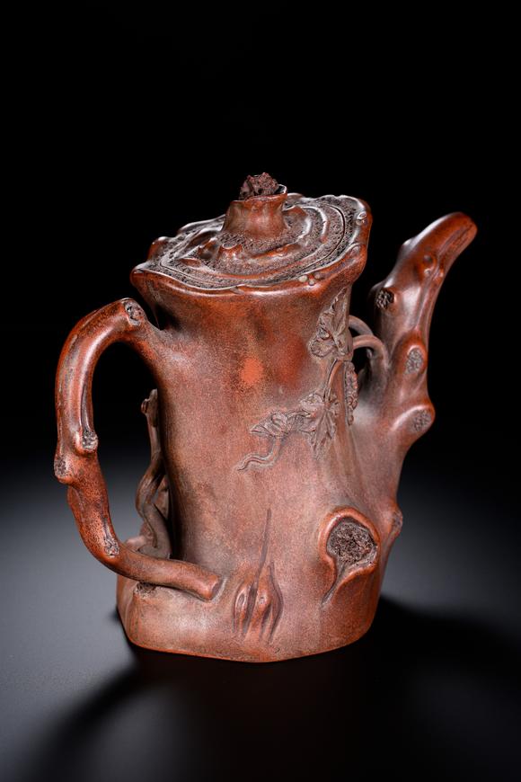 HUNG YUN ZHAI AUCTION HOUSE INCZhu Kexin-marked Squirrel and Grape Tree Stump Yixing Zisha Teapot