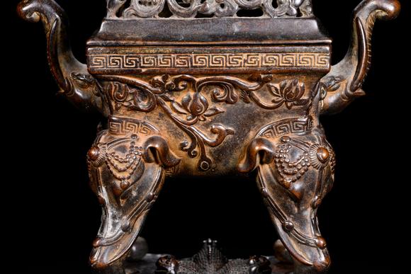 HUNG YUN ZHAI AUCTION HOUSE INCXuande Marked Bronze Incense Burner with Elephant Feet, Beast Finial, and Cover