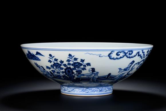 HUNG YUN ZHAI AUCTION HOUSE INCXuande Marked Underglaze Blue Bowl with Ladies in a Garden