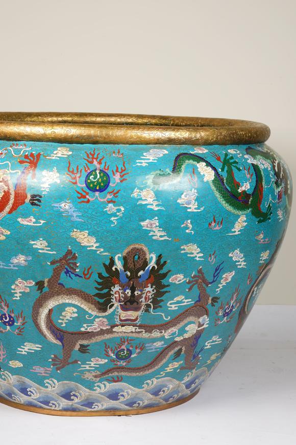 中鴻信清 銅胎掐絲琺瑯鎏金九龍缸一對(duì)