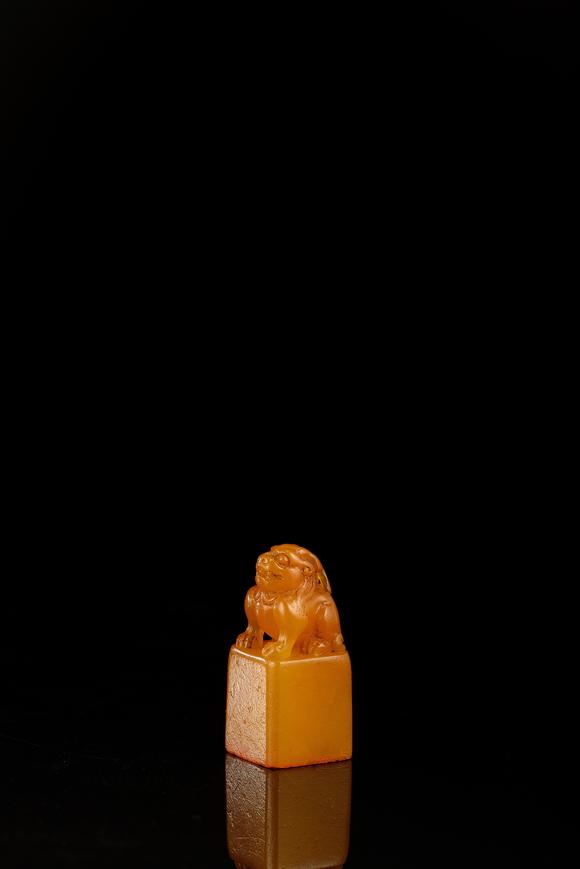 中鴻信佚名/近代?《古獸舊工》田黃方章