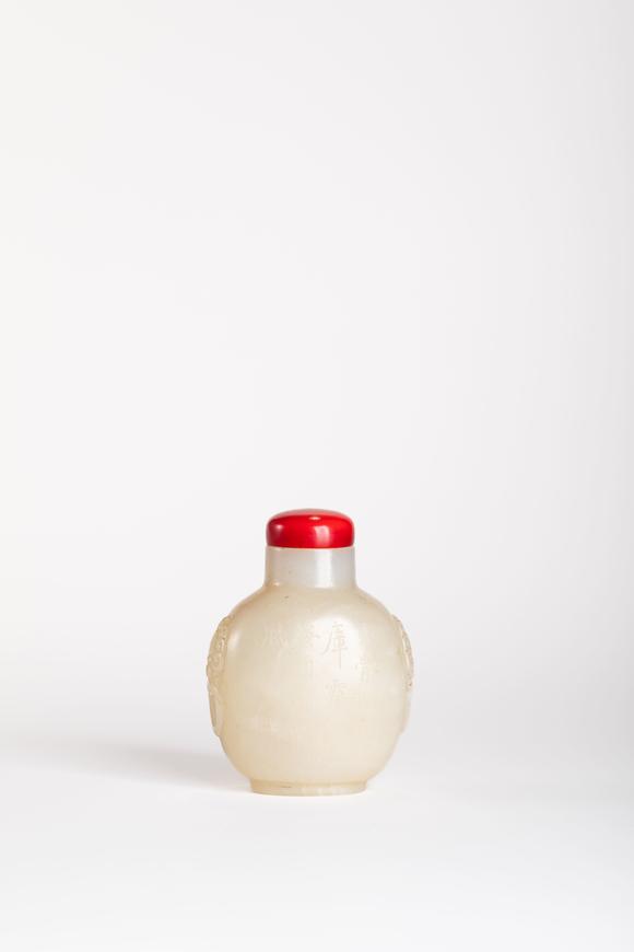 中鴻信清 白玉刻梅花詩(shī)文鼻煙壺