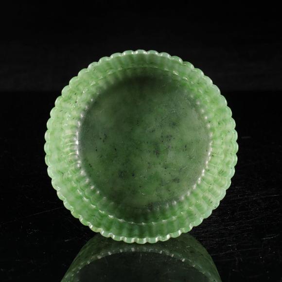 藝是拍賣清·和田碧玉菊瓣紋三足水洗