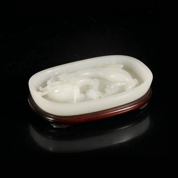 藝是拍賣白玉龍紋筆舔