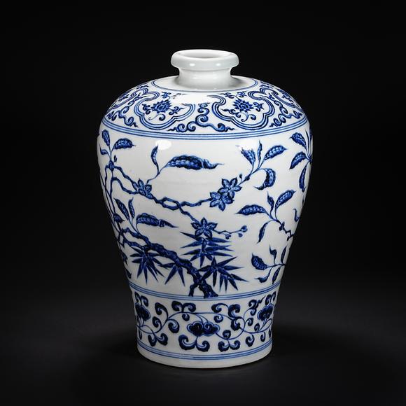 日本東競(jìng)株式會(huì)社明 青花花卉梅瓶