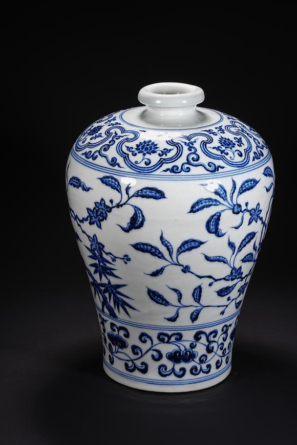 日本東競(jìng)株式會(huì)社明 青花花卉梅瓶