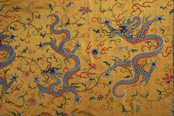 日本東競(jìng)株式會(huì)社盤(pán)金繡五龍掛帳