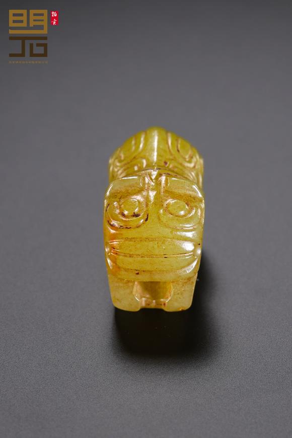北京明石拍賣(mài)有限公司明 黃玉臥虎