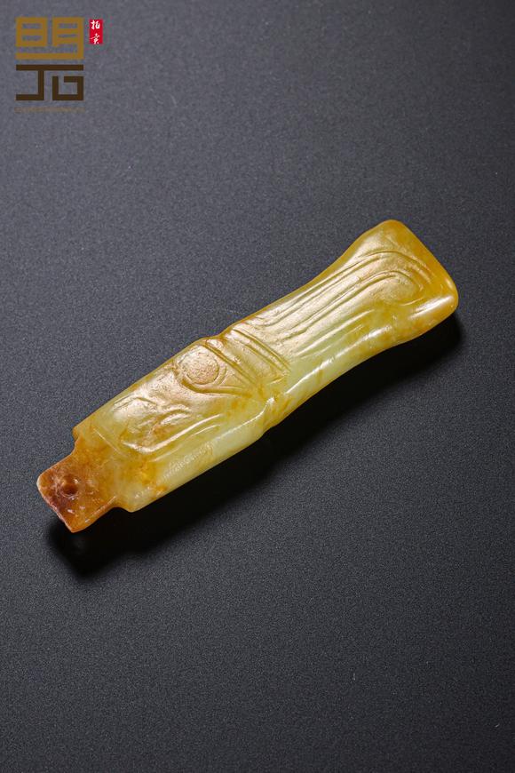 北京明石拍賣有限公司明 黃玉高冠神人
