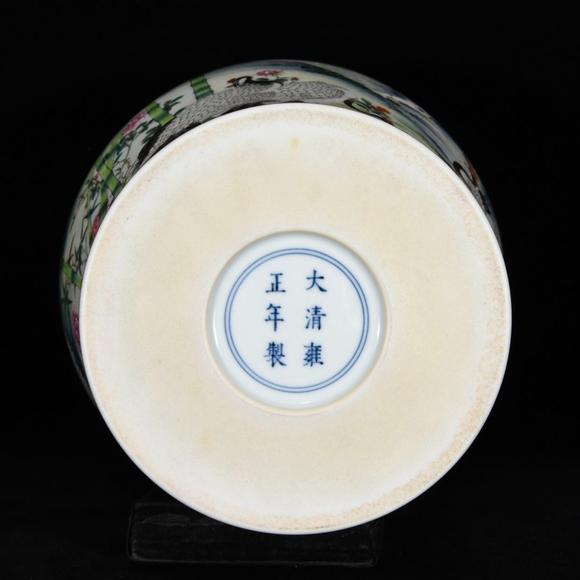 北京唐潮拍賣有限公司花鳥鶴紋梅瓶