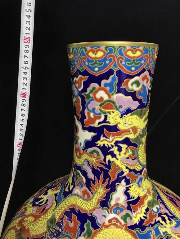 北京唐潮拍賣(mài)有限公司琺瑯彩九龍紋天球瓶