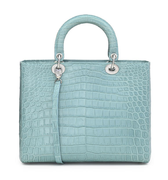 Piguet - H?tel des VentesChristian Dior, sac Lady Dior Large en crocodile aqua marine mat, charmes D.I.O.R., bandoulière, housse, 24x31 cm
