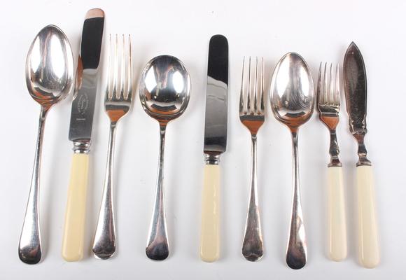 TooveysA part canteen of plated Old English pattern cutlery, comprising six