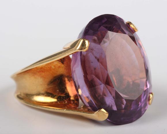 TooveysA Monture Cartier gold and amethyst single stone ring, claw set with