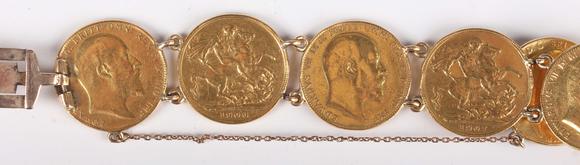 TooveysAn Edward VII eight sovereign bracelet, comprising two 1903, 1906, t