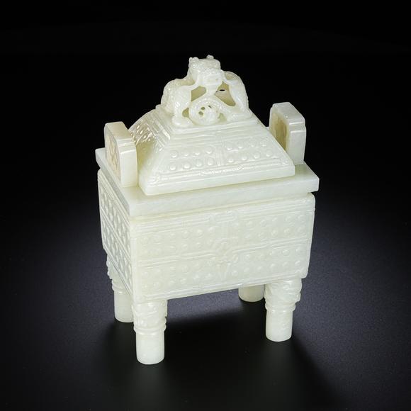 日本東海名古屋和田白玉盤龍鈕乳釘繩紋方鼎爐