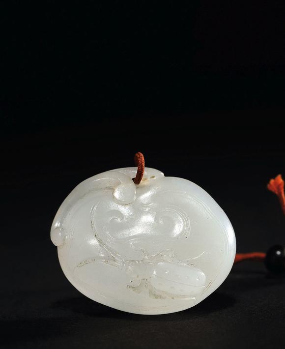 上海工美白玉靈芝天牛掛件