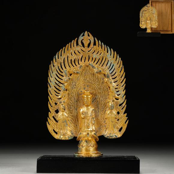 東京銀座（古美術(shù)宋磁）新羅 銅鎏金背光一佛二協(xié)侍