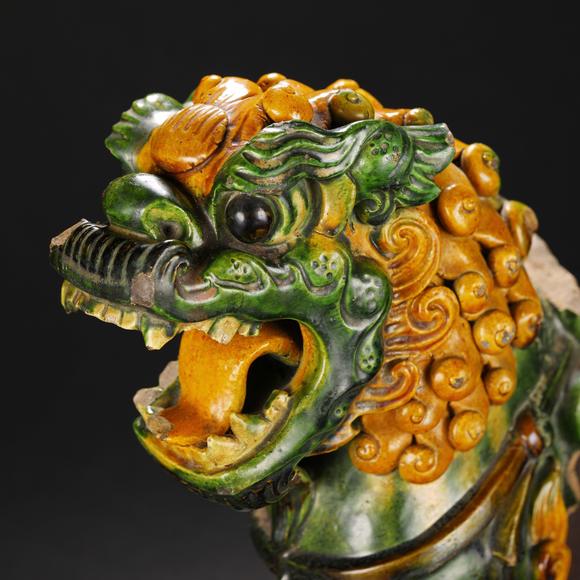 東京銀座（古美術宋磁）明 三彩琉璃獅子首