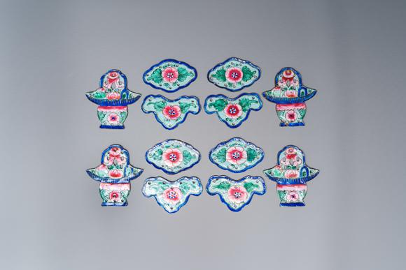 Rob Michiels Auctions12 Chinese Canton enamel hanging ornaments, 18/19th C.