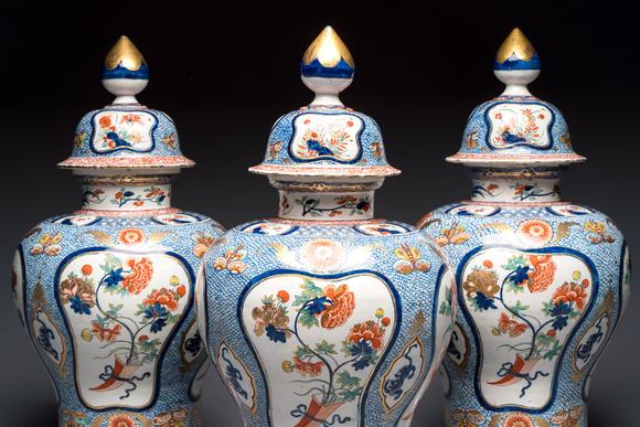 Rob Michiels AuctionsAn exceptional polychrome Dutch Delft five-piece garniture in Chinese Kangxi style, first quarter 18th C.