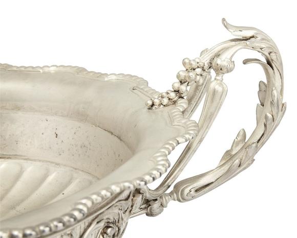 RoseberysAn impressive French parcel gilt silver tazza.?

Prevost, Recipon