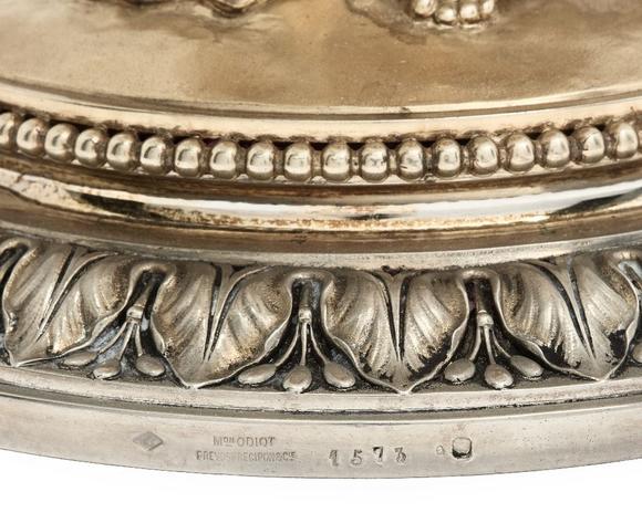 RoseberysAn impressive French parcel gilt silver tazza.?

Prevost, Recipon