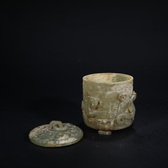 春和美術(shù)白玉漢高浮雕玉杯