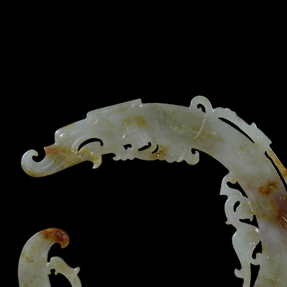 萬領國際漢 白玉鏤雕龍鳳紋玉玦
