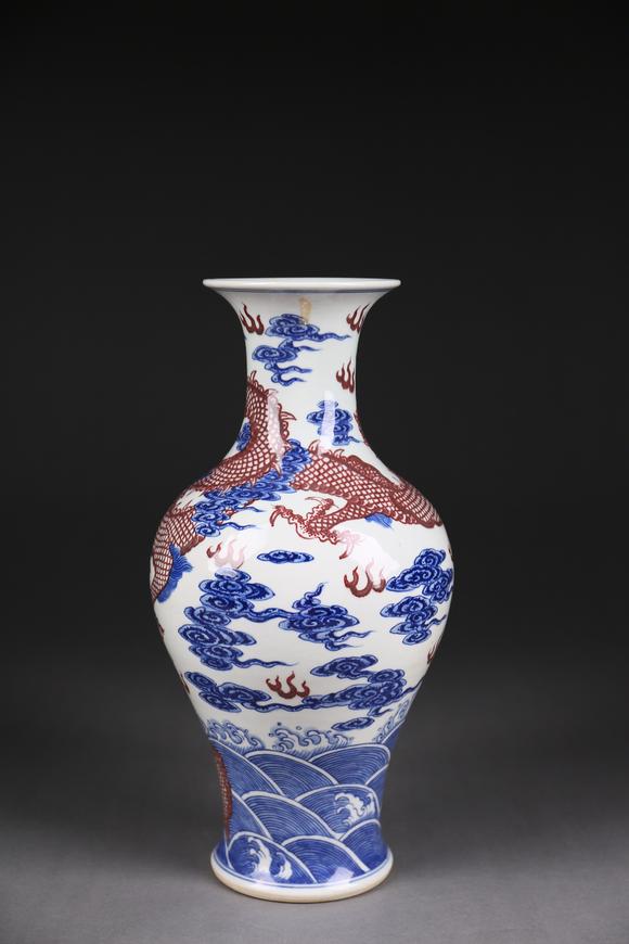 萬領(lǐng)國際青花釉里紅龍教子紋瓶