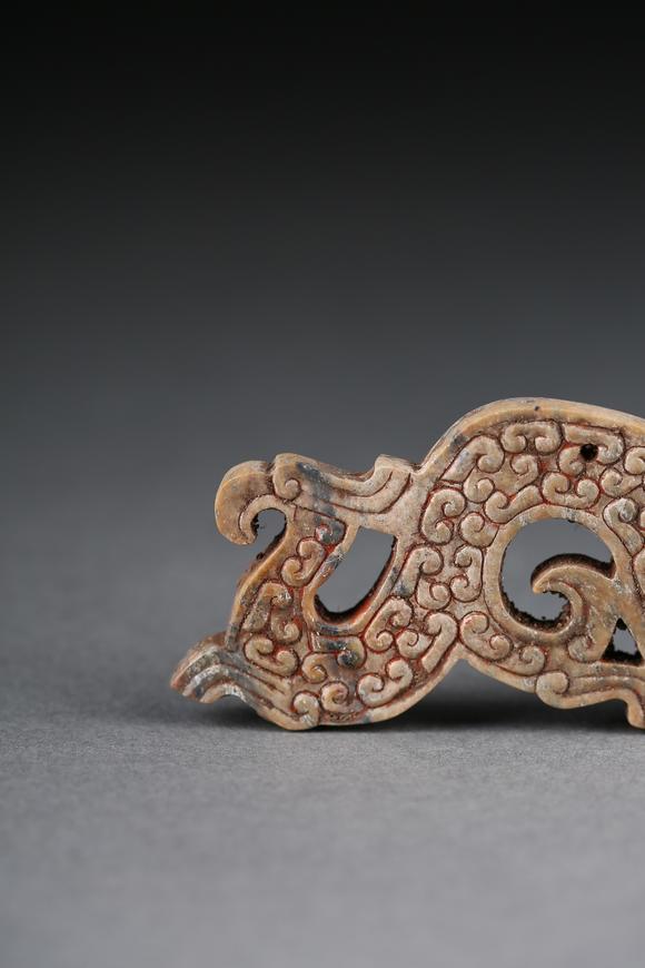 萬(wàn)領(lǐng)國(guó)際龍形璜