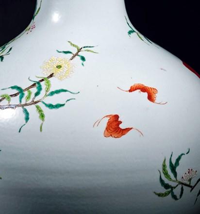  中佳信拍賣清乾隆 洋彩九熟蟠桃天球尊（瓶）