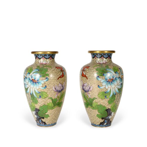 北京億宬景泰藍(lán)牡丹花觀音瓶一對(duì)