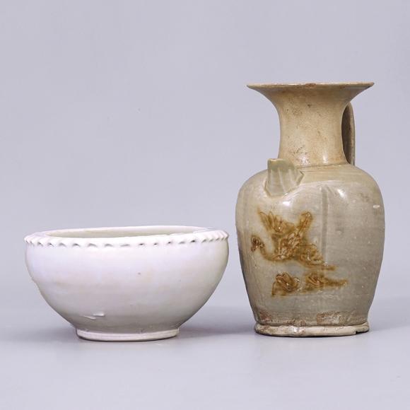 香港華輝長(zhǎng)沙窯壺 連白釉乳釘洗
