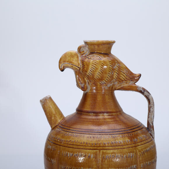 萬(wàn)領(lǐng)國(guó)際遼 黃釉刻花鳳首執(zhí)壺