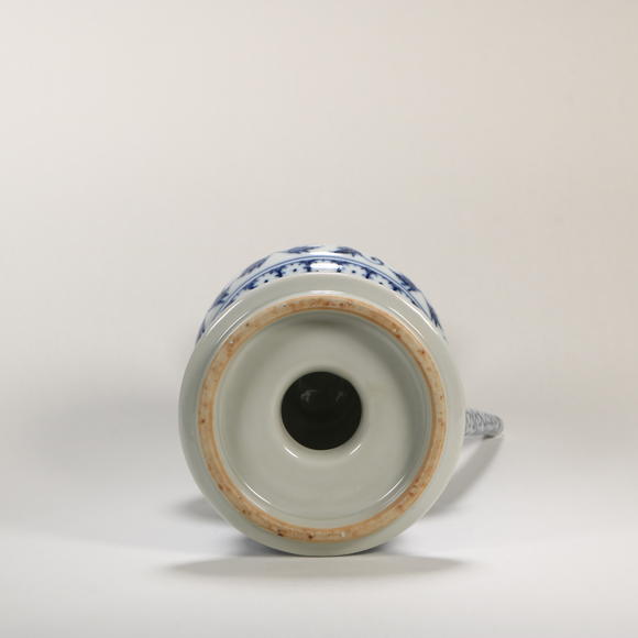 北京億宬 青花纏枝蓮牡丹噴巴壺