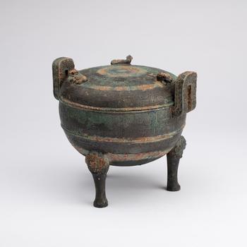 戰(zhàn)國(guó) 龍紋獸鈕青銅鼎